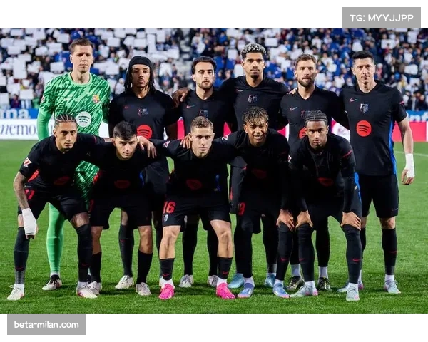 巴萨发布国家德比主题海报 亚马尔与德容领衔展现团队风采